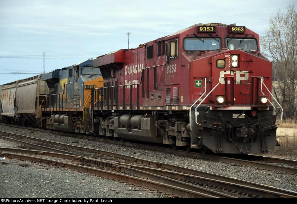 Manifest rolls east